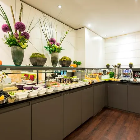 酒店 法兰克福市宜必思尚品酒店 3*