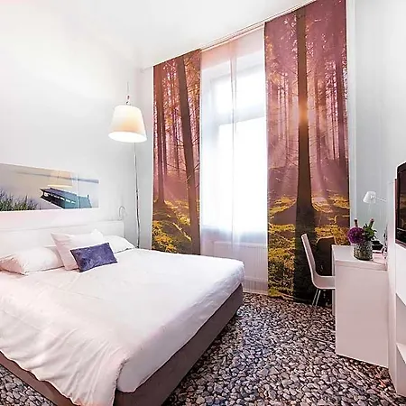 Ibis Styles Frankfurt Hotel 3*